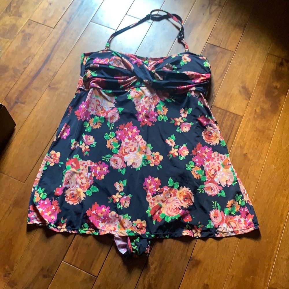 Garnet Hill swim dress navy floral halter 14